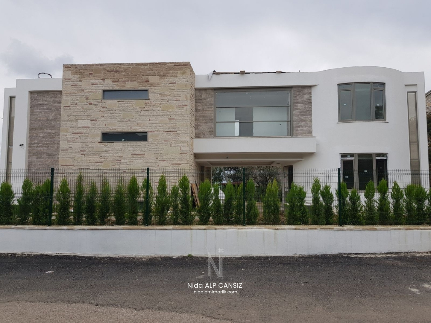 Villa tasarımında planlama süreci ve mekân kurgusunu yansıtan iç mekân projesi